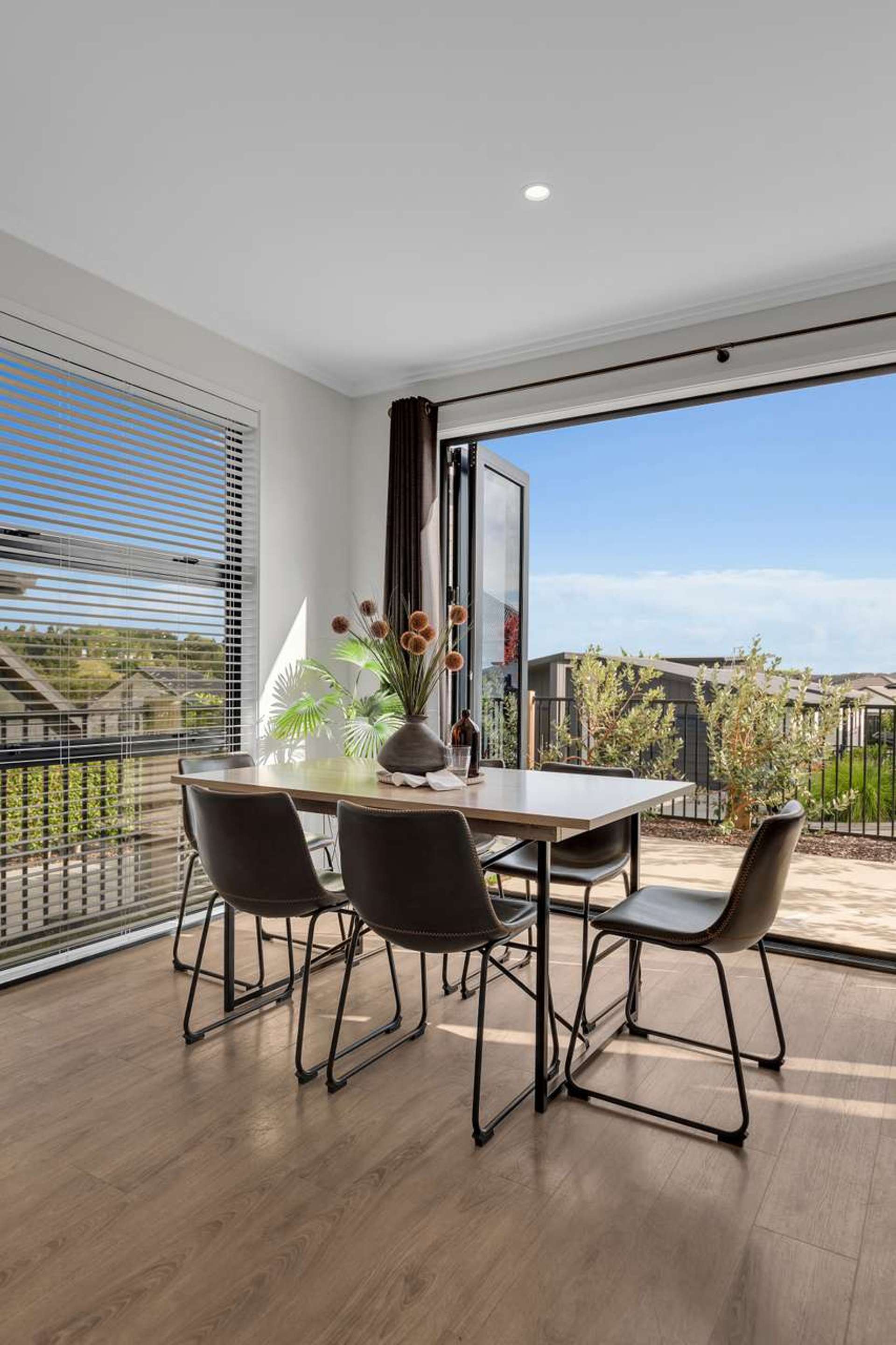 1b Hera Lane Pyes Pa_0