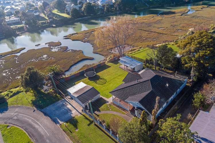 2 Cobden Street Gisborne_41