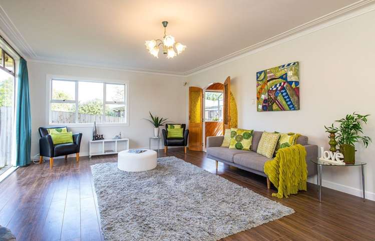 11 Castaing Crescent Te Atatu South_7