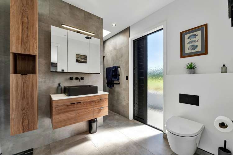 135A Brecon Road Stratford_23