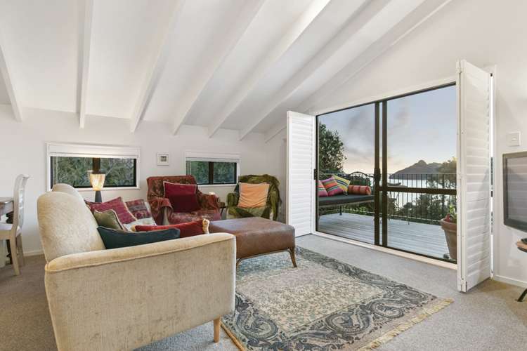 1133 Huia Road Huia_5