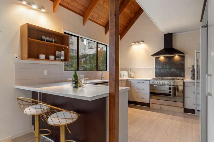 2/16 Matipo Road Mairangi Bay_7