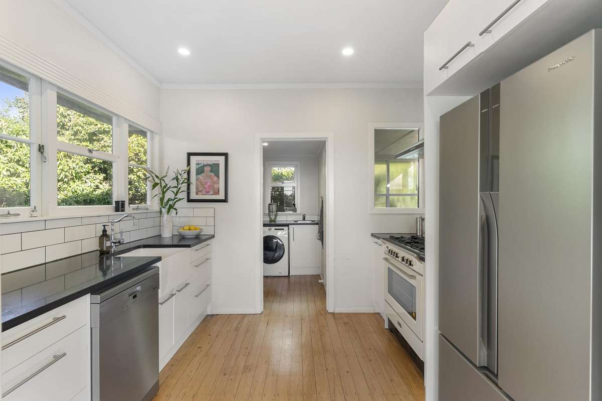 1/3 Tui Glen Road_3