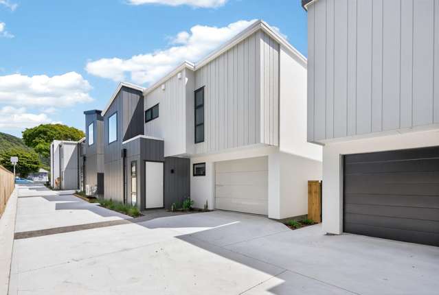 Prime Wainuiomata Location!