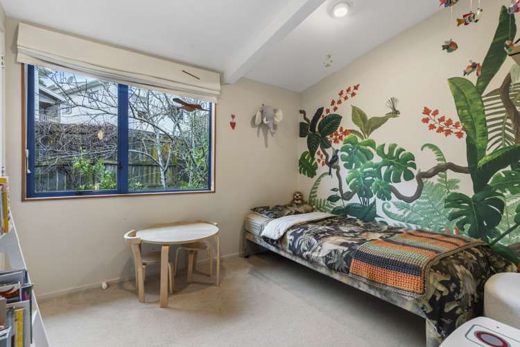 2/15 Emirau Place Glenfield_11