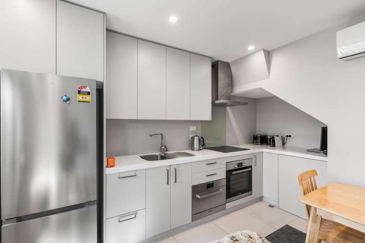 2/278 Barbadoes Street_3