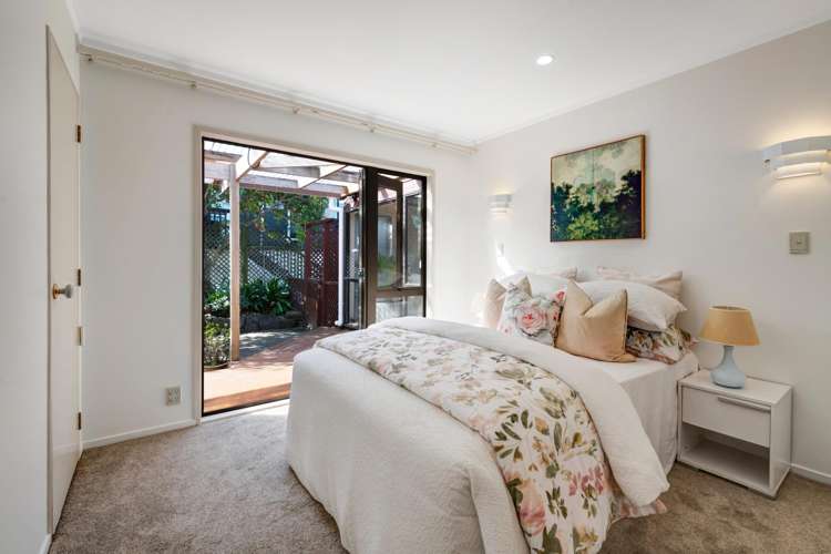 2/8 Antrim Grove Bayview_11