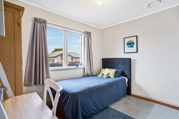 1/63 Lancaster Road Beach Haven_10