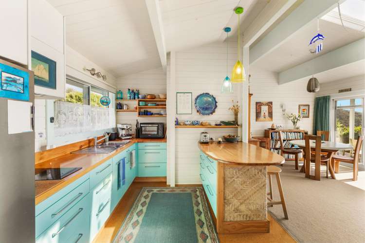 11 Russell Heights Russell_7