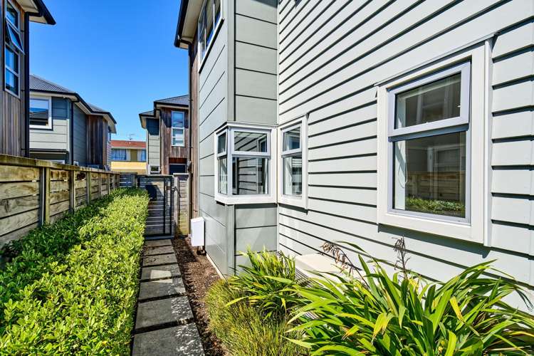 3 Rose Way Hutt Central_19