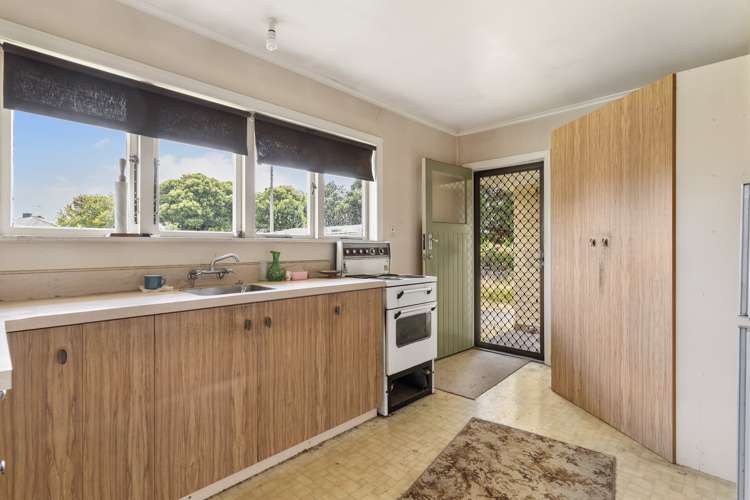 6 Sutton Crescent Papakura_6