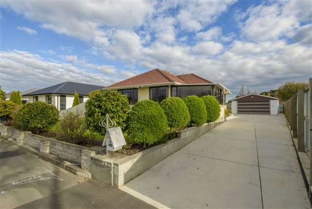 19 Greenhaven Drive Burwood_1