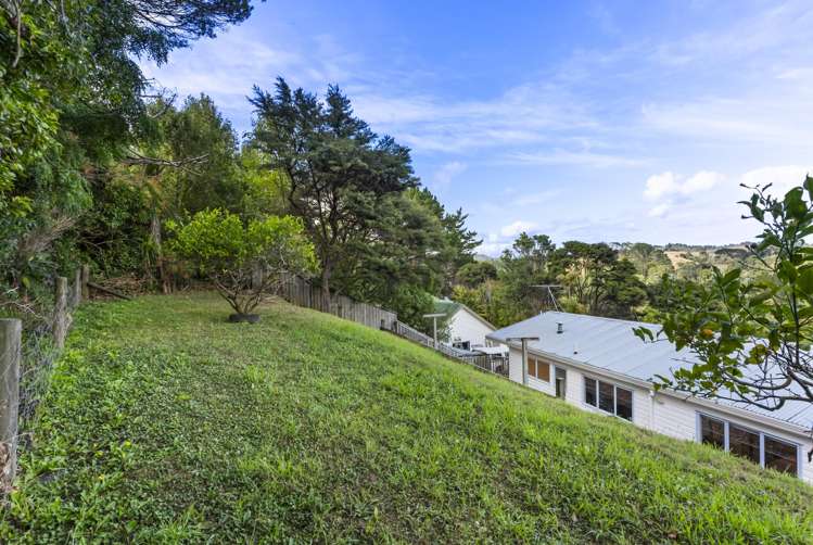 105 Waitakere Road Waitakere_25