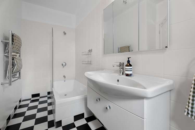 65a Calgary Street Mount Eden_15