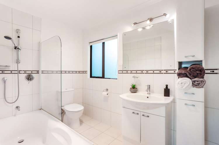 212 Shaw Road Oratia_17