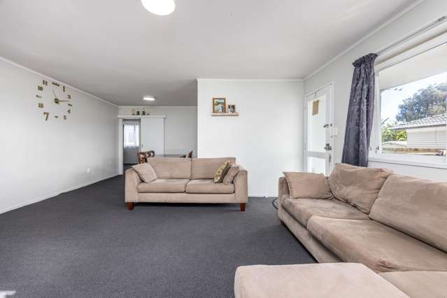 381 Roscommon Road Clendon Park_4