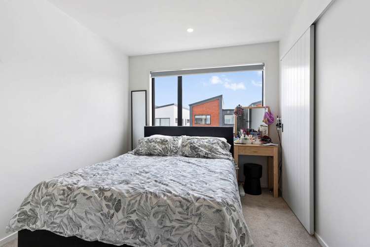 33 Kiato Lane Flat Bush_12