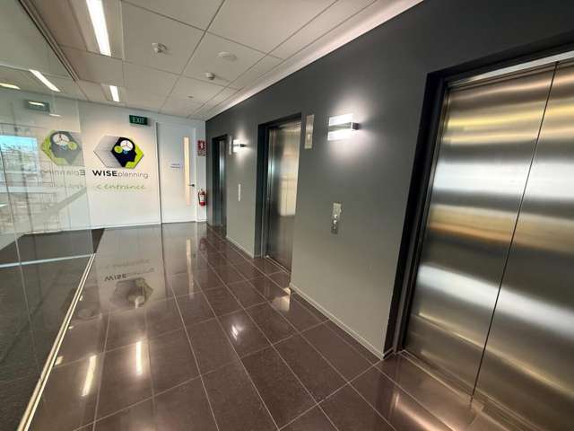 LVL 6 / 62 Worcester Boulevard City Centre_2