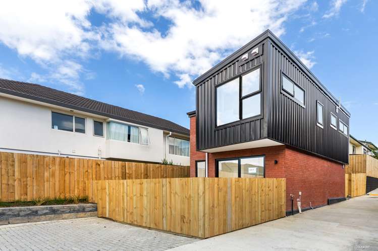 2/24 Carnoustie Drive Wattle Downs_10