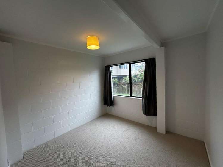 26 Gordon Road 11229_9