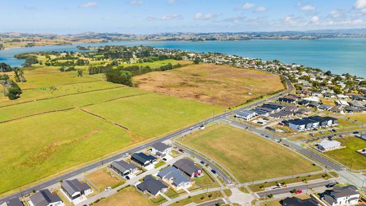 17 Uatoto Road Clarks Beach_29