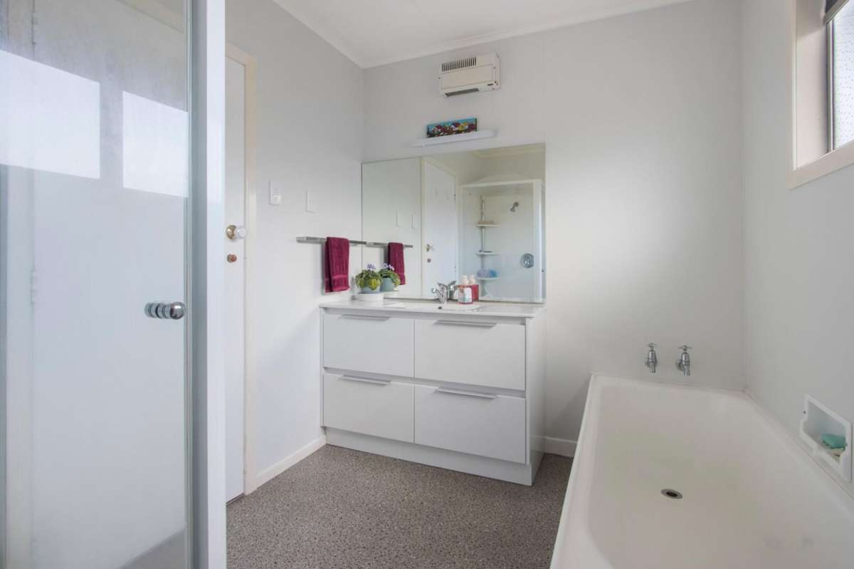 122 Parry Palm Avenue_5