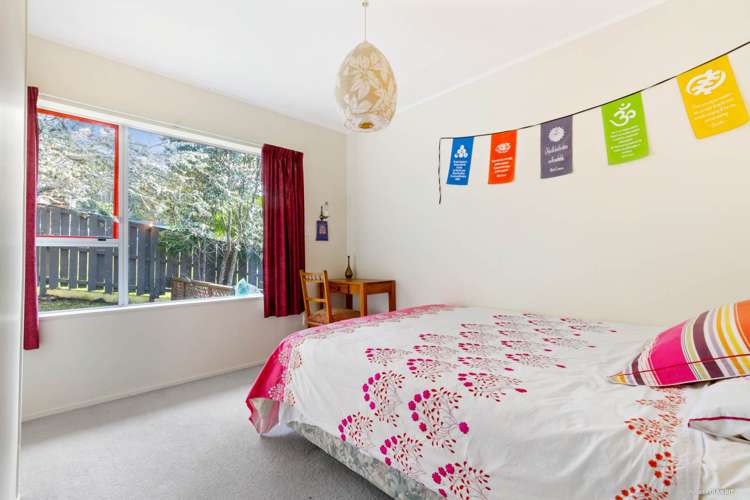 1 Karapiti Place Glen Eden_11