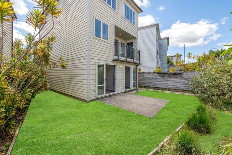 6 Panakenake Way Flat Bush_1