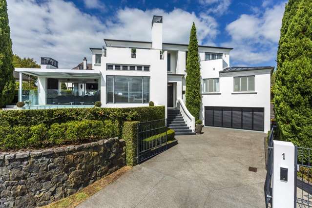 Grand Masonry Home - Takapuna