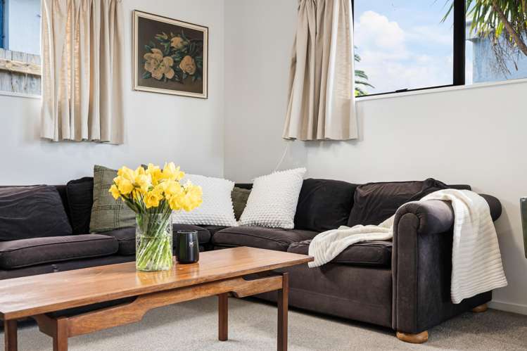 2/2 Riverview Road New Lynn_2