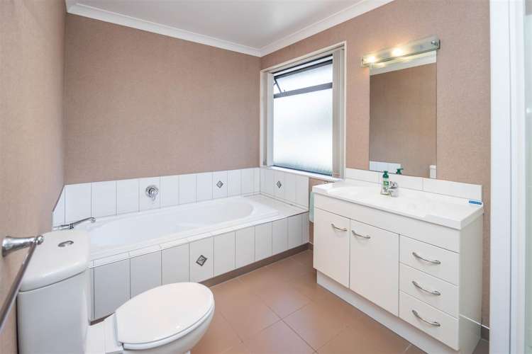 36 Wentworth Drive Rototuna North_22