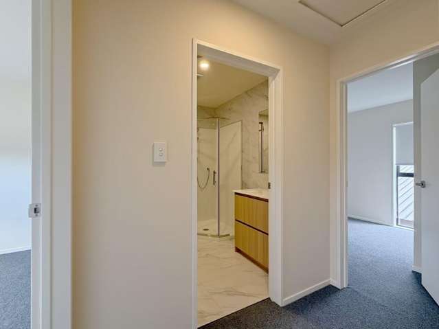 6/10 Orchid Place 1802_3