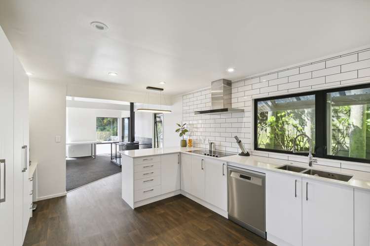 8 Countess Close Maupuia_17