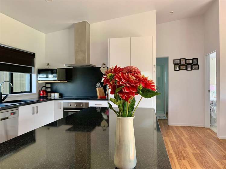 32 Argyll Road Otane_6