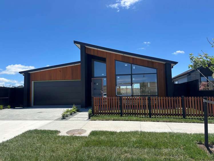 27 Parkland Loop Wainui_0