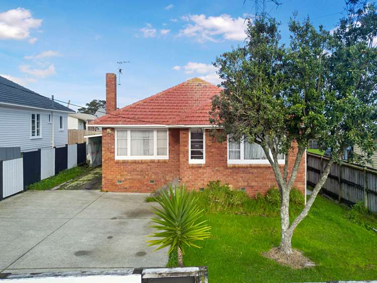 24 White Swan Road_4