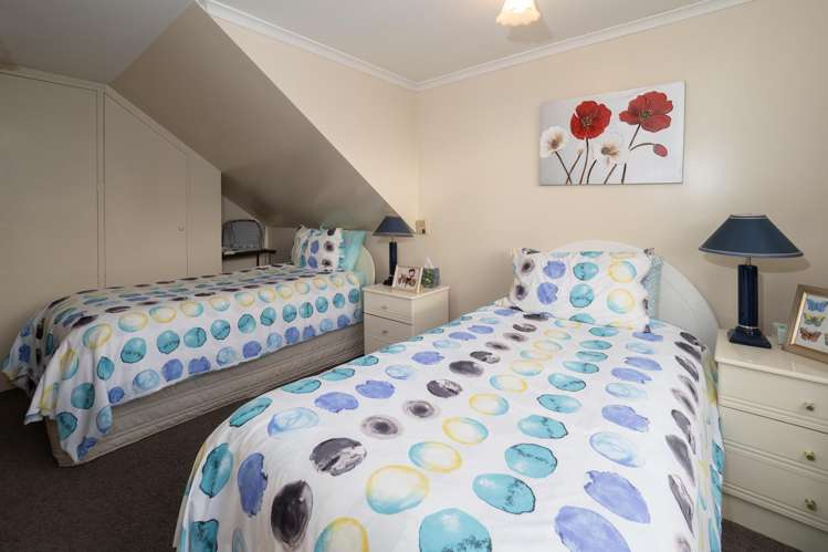 16 Falcon Drive Allenton_12