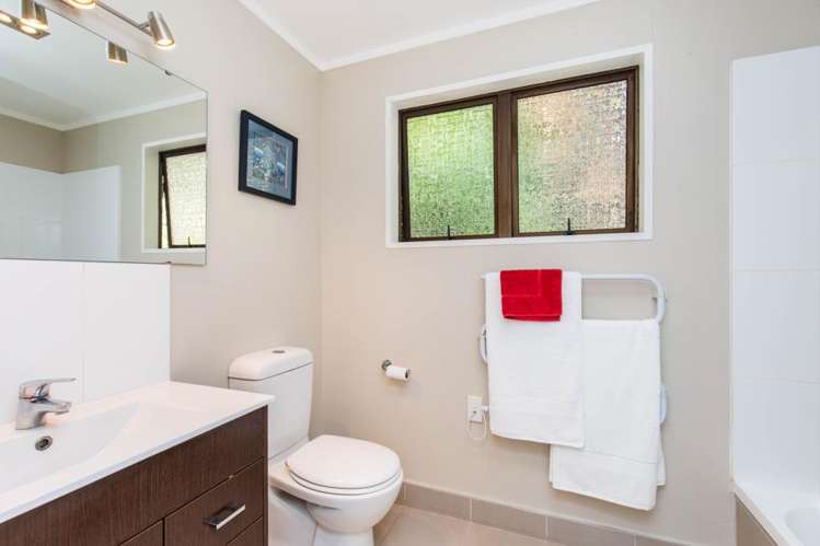 221 Woodlands Park Road Titirangi_5