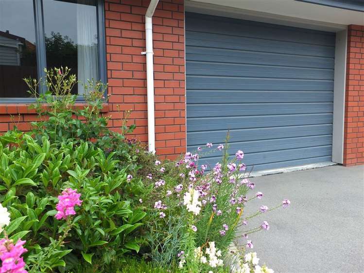 2/33 York Street Seaview_15