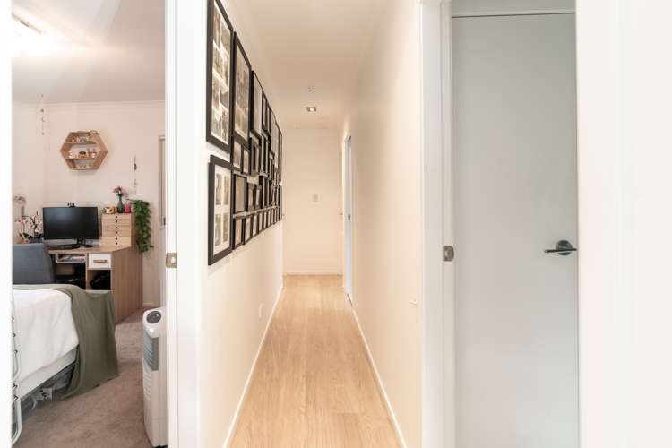 96a Larsen Crescent Tawa_13