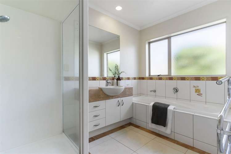 10 William Woods Court Flat Bush_12