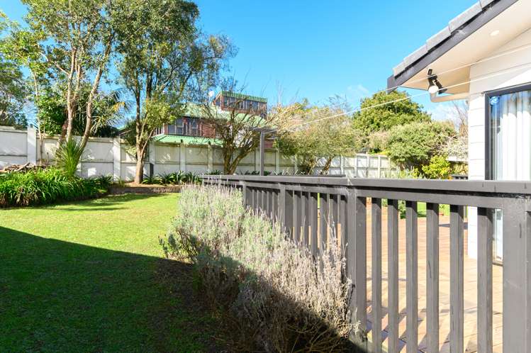 7 Castlewood Grove Blockhouse Bay_19