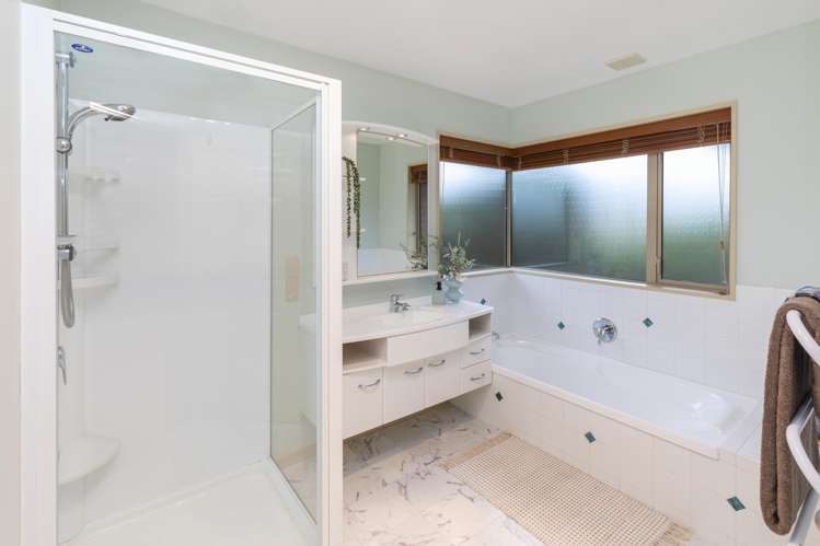 1 Becmead Drive Harewood_21