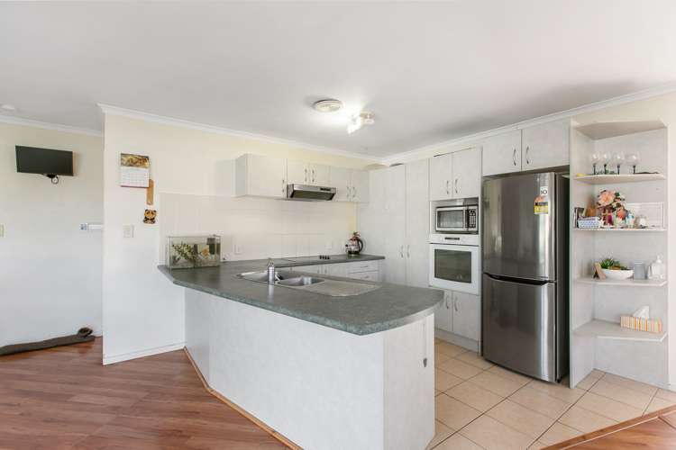 18 Castlefinn Drive Manurewa_5