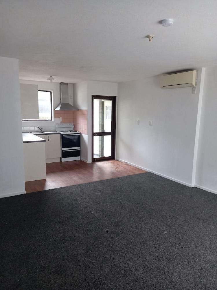 2/9 Defoe Place Waltham_5