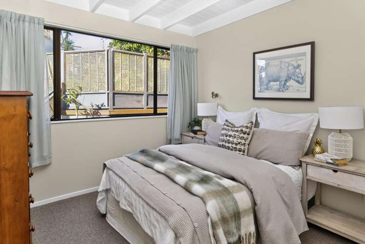 24C Charles Dickens Drive Mellons Bay_22
