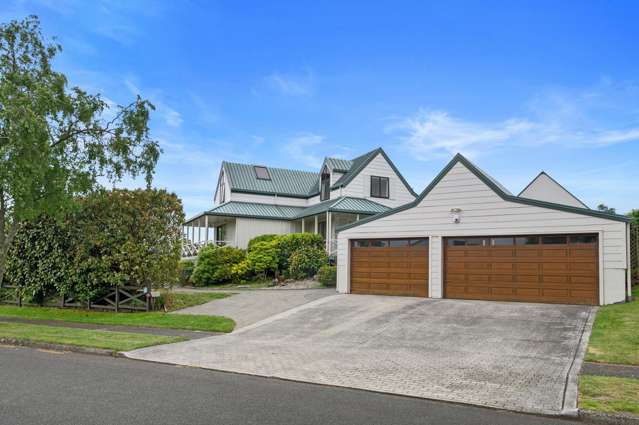 A Family Oasis with Triple Garaging