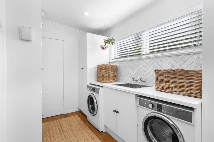 376 Taiapa Road Muriwai Beach_20