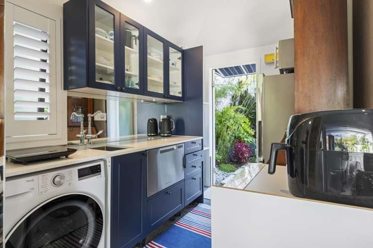 1/2 Heathcote Road Castor Bay_15