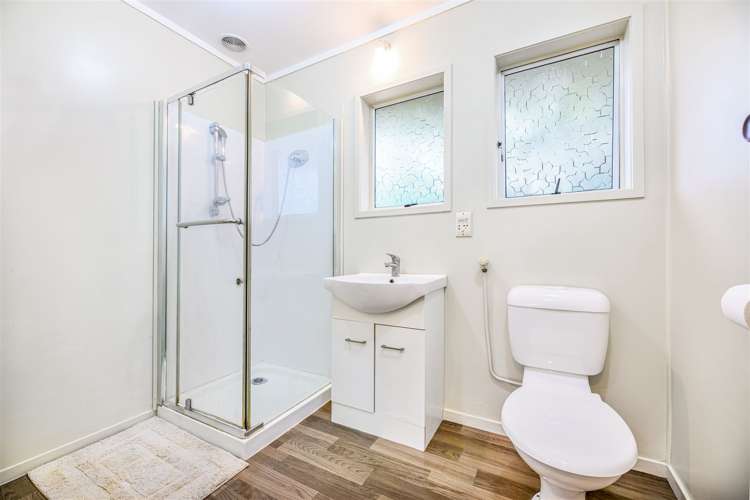 2/69 Hepburn Road Glendene_10